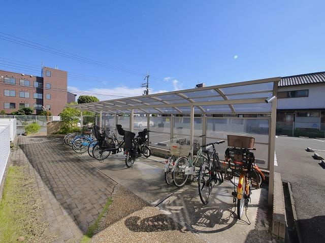カリーノ　Ｂ棟のその他共用部分|屋根付き駐輪場があります