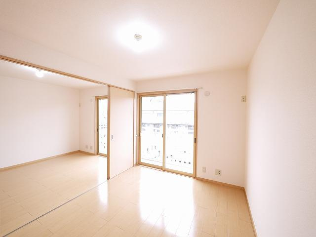 カリーノ　Ｂ棟の居間・リビング|使いやすいリビングです