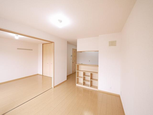 カリーノ　Ｂ棟の居間・リビング|ゆったり過ごせるリビングです