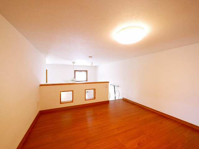 カサフェリス富雄　弐番館の洋室