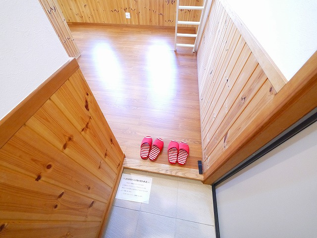 カサフェリス富雄　弐番館の玄関