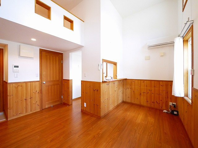 カサフェリス富雄　弐番館の居間・リビング