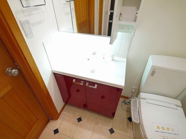 カサフェリス富雄　弐番館の独立洗面台