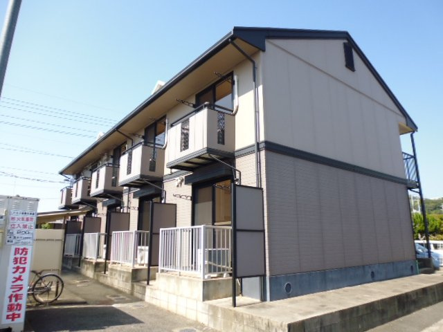 シャレード連島の外観
