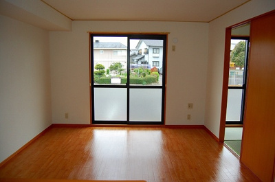 【居間・リビング】 | ル・アンソレイエ | ※同物件別室参考写真