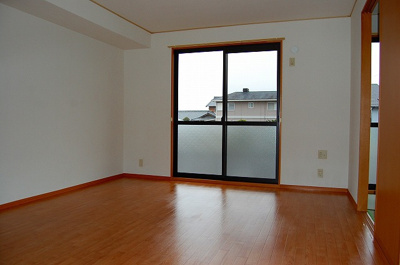 【居間・リビング】 | ル・アンソレイエ | ※同物件別室参考写真