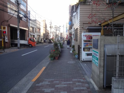 【周辺】 | シナノレジデンス | シナノレジデンス　建物前