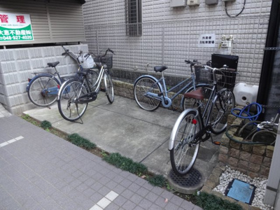 【その他共用部分】 | シナノレジデンス | シナノレジデンス　来客用駐輪場