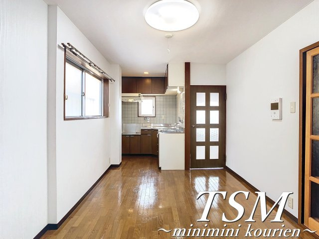 コーポ正宝　香里園の居間・リビング