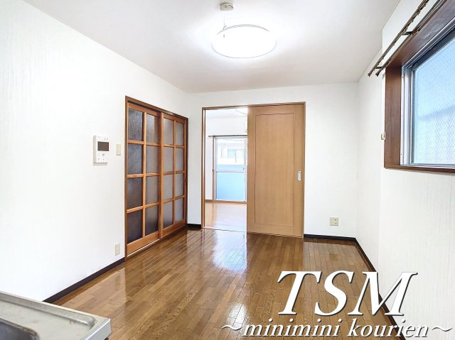 コーポ正宝　香里園の居間・リビング