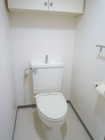 アタッシュマン青柳小平のトイレ