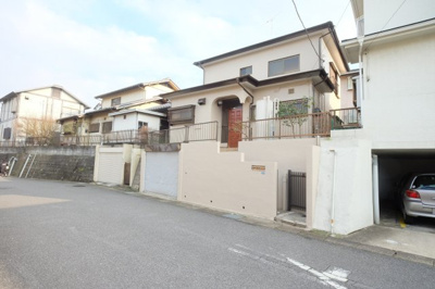 【外観】 | ガレージ付き西都賀3丁目一戸建 | 閑静な住宅街にある一軒家です