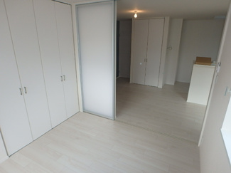 【寝室】 | LUCIANNA WEST