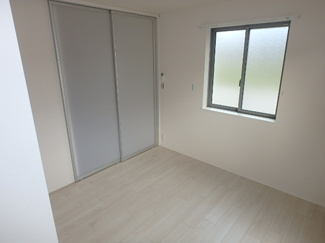 【洋室】 | LUCIANNA WEST