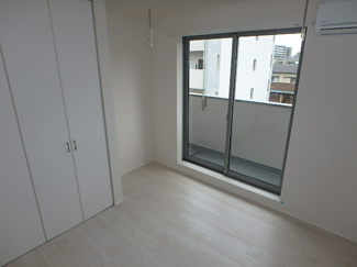 【寝室】 | LUCIANNA EAST