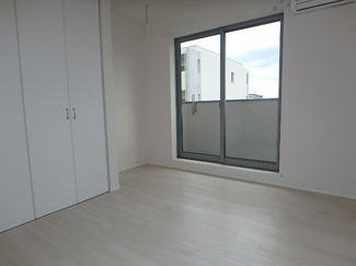 【洋室】 | LUCIANNA WEST