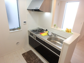 【キッチン】 | LUCIANNA WEST | 毎日のお料理が楽しくなるシステムキッチン(*^^*)２口コンロです♬
