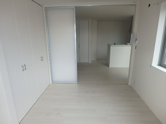 【洋室】 | LUCIANNA WEST