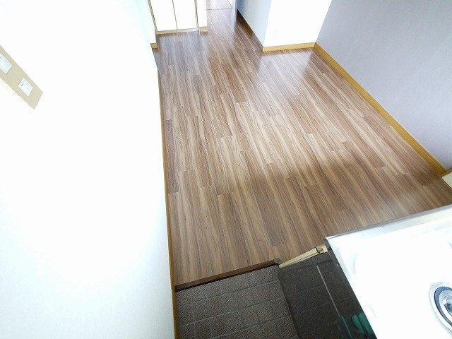 日生ハイツの玄関|明るい玄関です