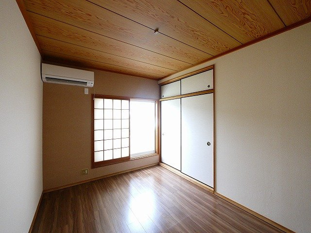 日生ハイツの洋室|個人の部屋や寝室として使える洋室です
