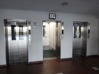 【その他共用部分】 | 防犯カメラ設置！エレベーター３基！