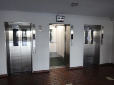 【その他共用部分】 | サンハイツ土山 | 防犯カメラ設置！エレベーター３基！