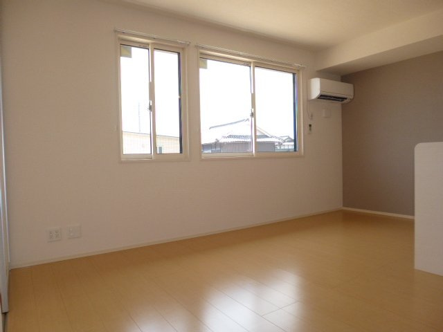 ソレイユシャトーの居間・リビング