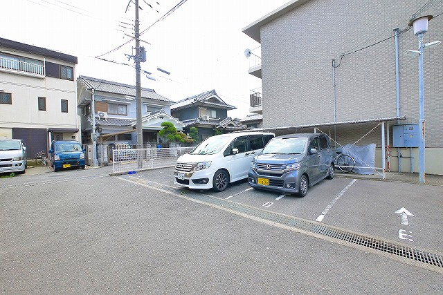 岡田コーポの駐車場|駐車場です