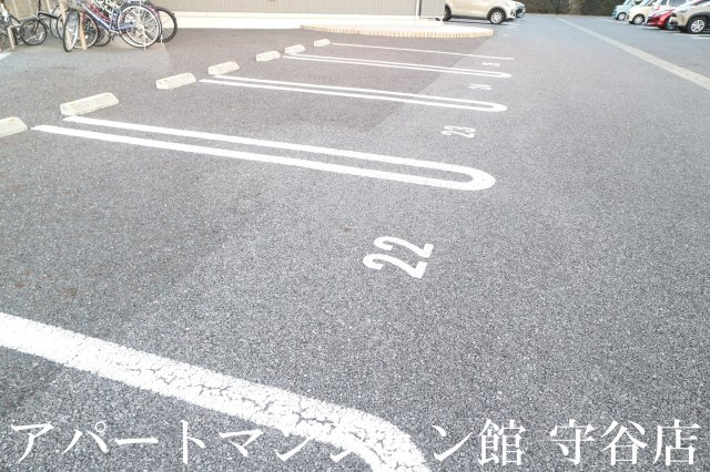 BRANCHE　HILLの駐車場