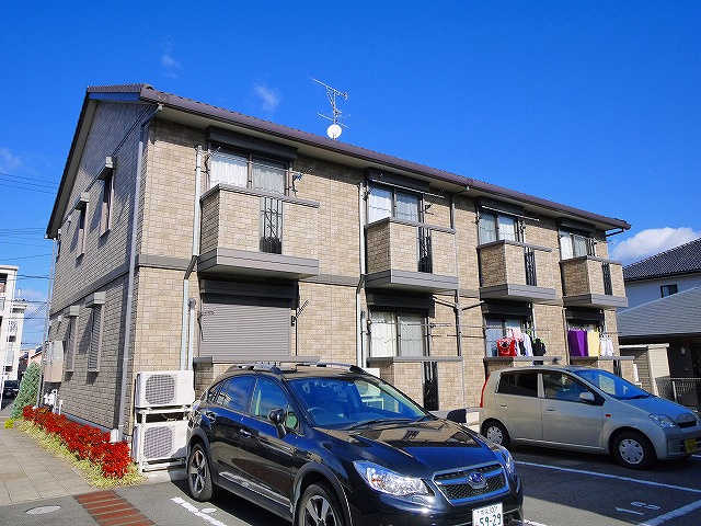 ステラ西大寺の外観|おしゃれな外観です