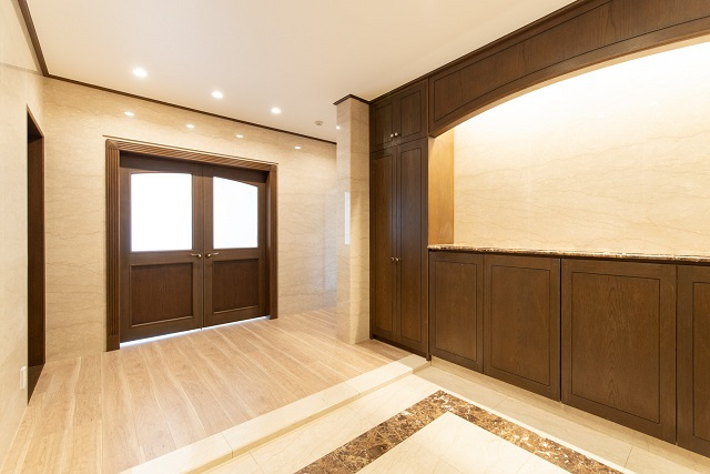 港区芝１丁目の賃貸マンションの玄関