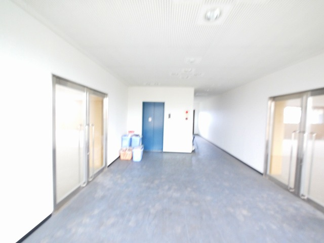 エミエール木津南の居間・リビング