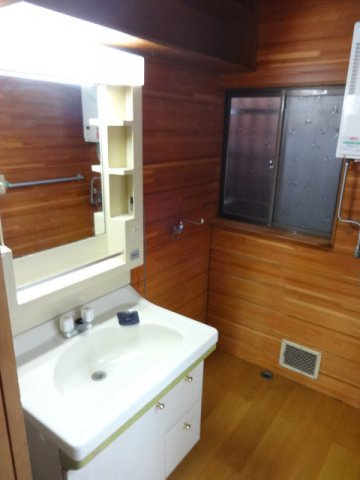 恩多町石川邸の洗面所