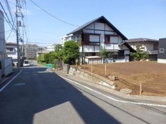 【前面道路含む現地写真】