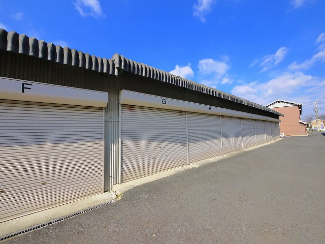 前栽町倉庫（駒ノ口ガレージ）の外観