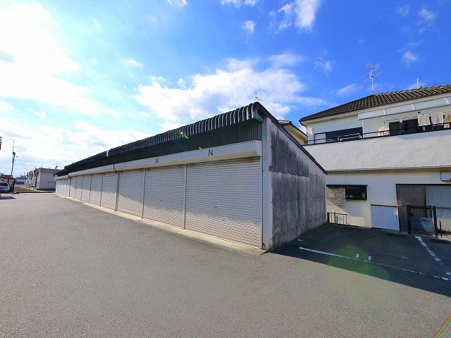 前栽町倉庫（駒ノ口ガレージ）の外観