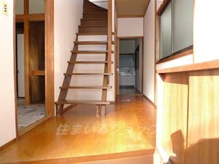 広島市安佐北区口田５丁目の一戸建ての玄関