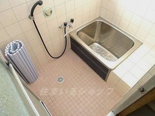 広島市安佐北区口田５丁目の一戸建ての浴室
