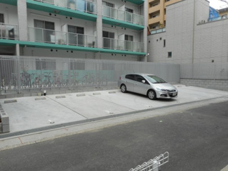 【駐車場】