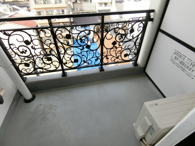 【バルコニー】 | StoRK Residence昭和町