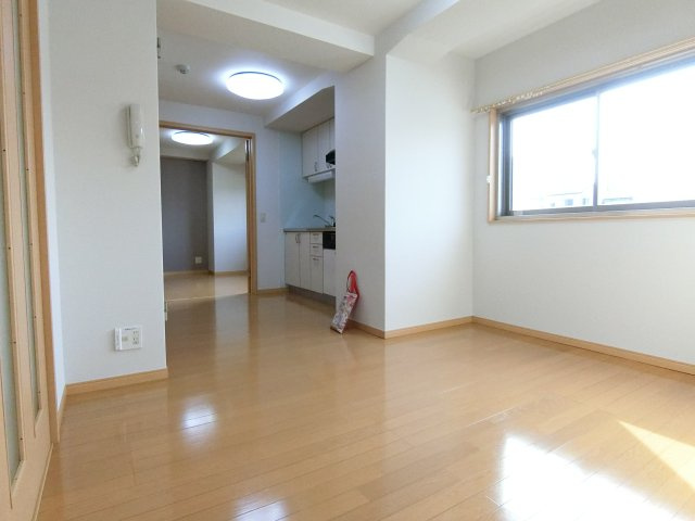 【居間・リビング】 | シャトー鶴ケ丘