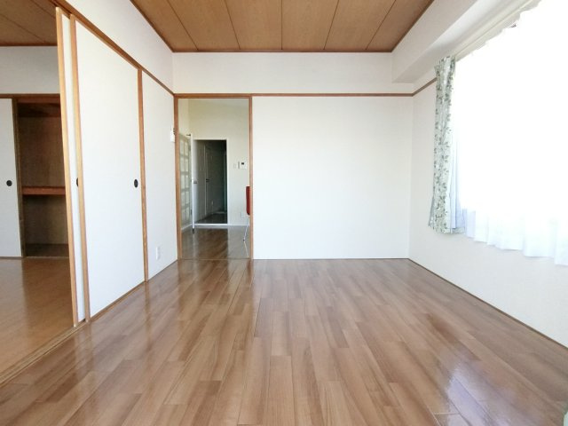 【寝室】 | ルミエール天王寺