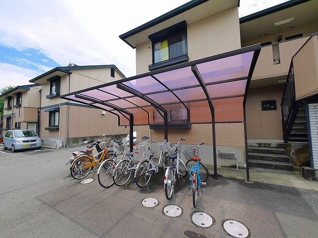 ヴィラージュＮ III棟のその他共用部分|自転車置き場
