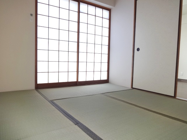 武蔵野サンハイツ久米川の和室