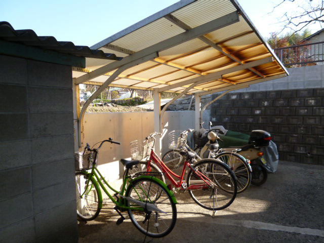 倉敷市鳥羽のアパートのその他共用部分|自転車置き場