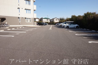 【駐車場】