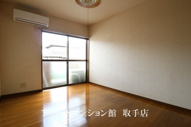 クレストの居間・リビング