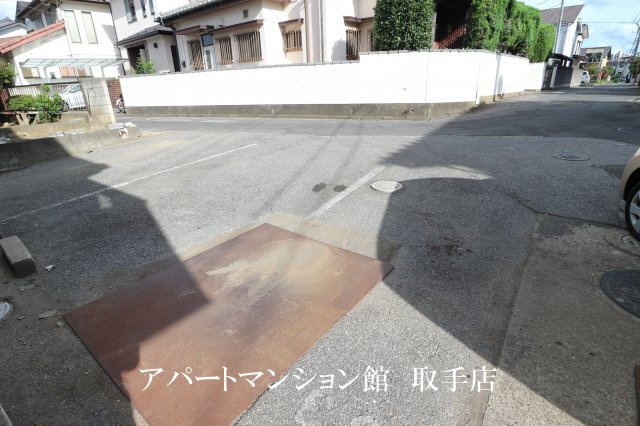 クレストの駐車場