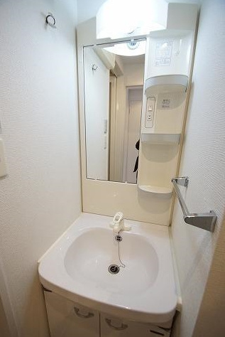 ファースト・ピット の独立洗面台|ファースト・ピット（2LDK）　独立洗面台