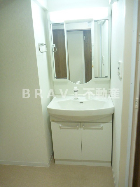 サムティ上町台龍造寺　BRAVI不動産の独立洗面台|【サムティ上町台龍造寺】独立洗面台で身支度をすべて済ませてしまいましょう